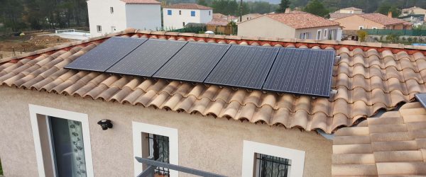 Panneau photovoltaïque sur maison à Valence